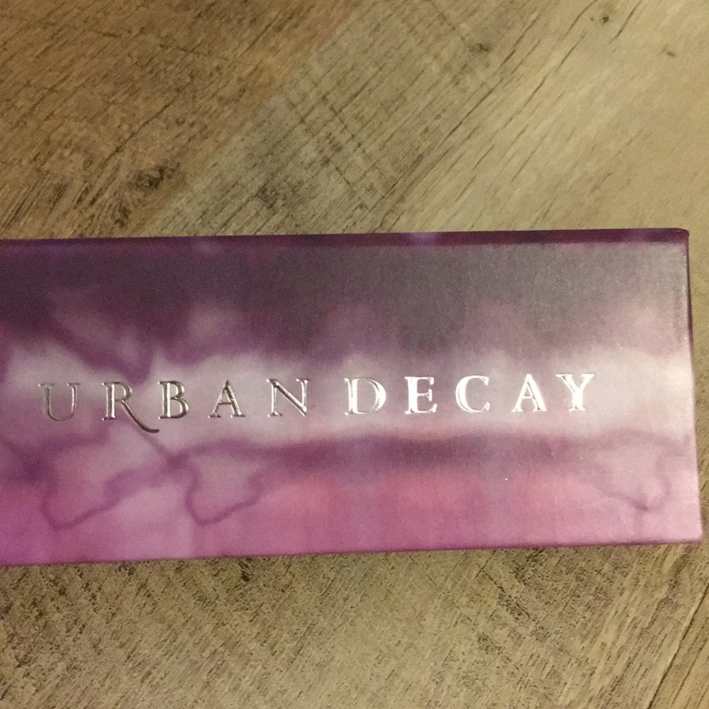 Urban Decay eyeshadow pallet